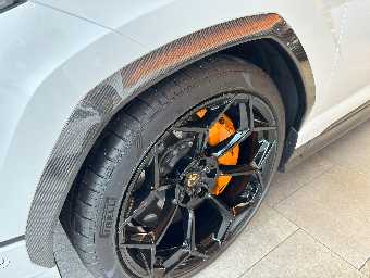 LAMBORGHINI URUS 2024 Image 18