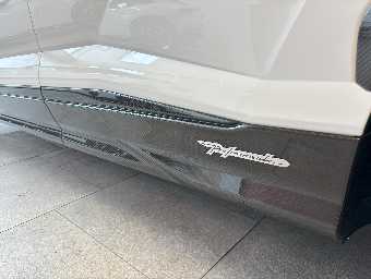 LAMBORGHINI URUS 2024 Image 19