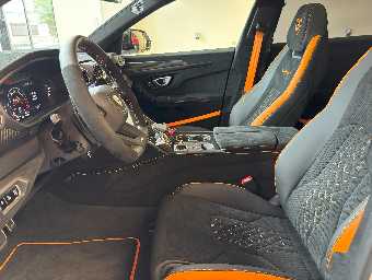 LAMBORGHINI URUS 2024 Image 21