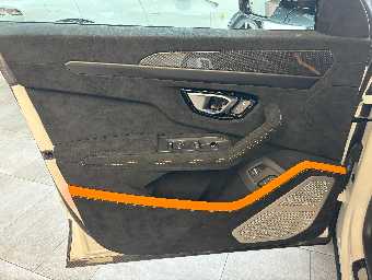 LAMBORGHINI URUS 2024 Image 23
