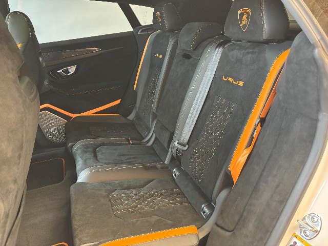 LAMBORGHINI URUS 2024 Image 31