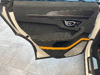 LAMBORGHINI URUS 2024 Image 26