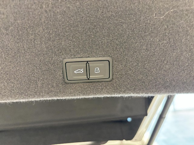 LAMBORGHINI URUS 2024 Image 34