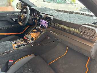 LAMBORGHINI URUS 2024 Image 29