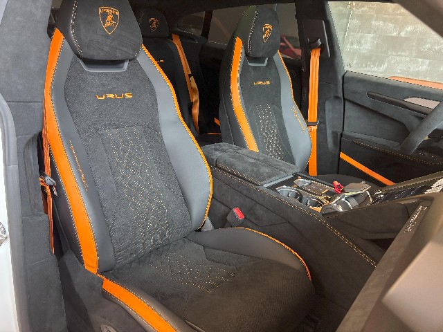 LAMBORGHINI URUS 2024 Image 37