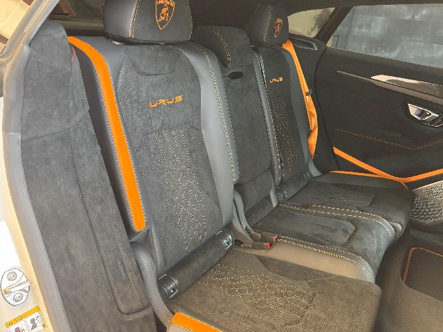 LAMBORGHINI URUS 2024 Image 40