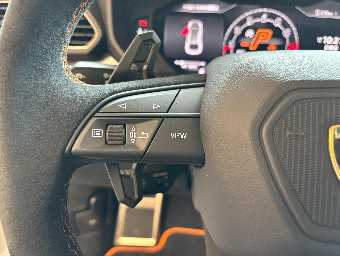 LAMBORGHINI URUS 2024 Image 40