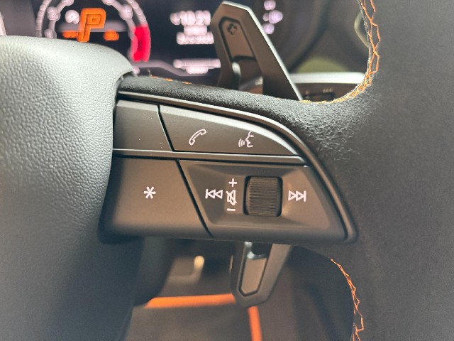 LAMBORGHINI URUS 2024 Image 47