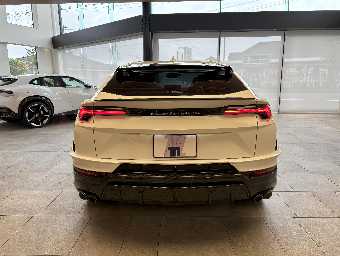 LAMBORGHINI URUS 2024 Image 6