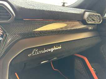 LAMBORGHINI URUS 2024 Image 49