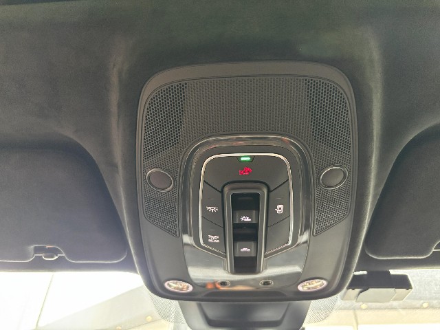 LAMBORGHINI URUS 2024 Image 57