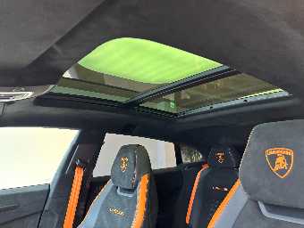 LAMBORGHINI URUS 2024 Image 52