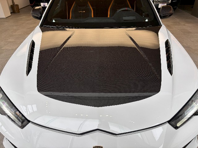 LAMBORGHINI URUS 2024 Image 59