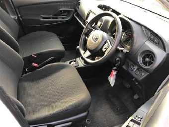 TOYOTA VITZ 2019 Image 3