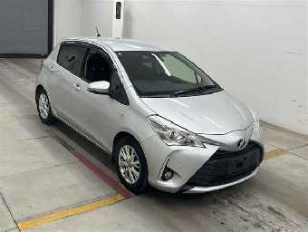 TOYOTA VITZ 2017 Image 4