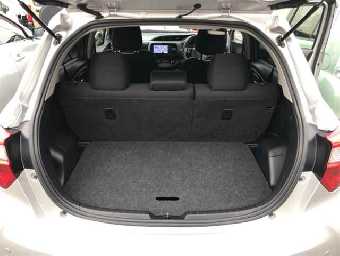 TOYOTA VITZ 2017 Image 10