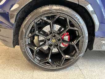 LAMBORGHINI URUS 2023 Image 11