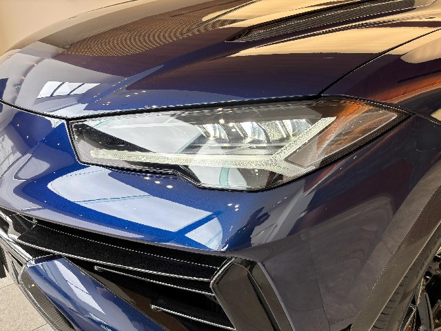 LAMBORGHINI URUS 2023 Image 19