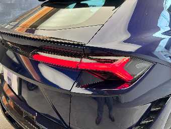 LAMBORGHINI URUS 2023 Image 14