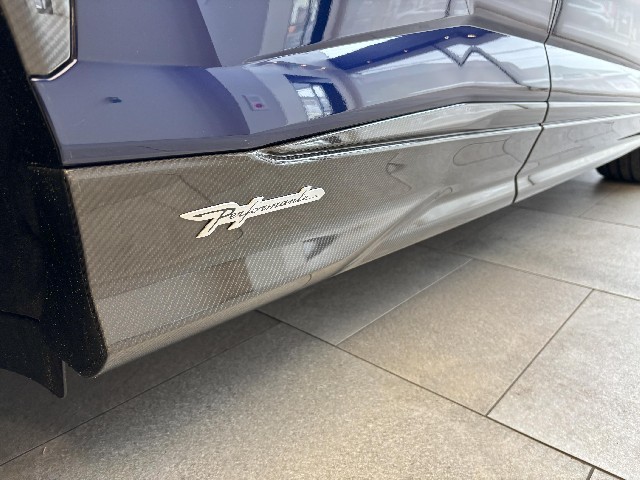 LAMBORGHINI URUS 2023 Image 22