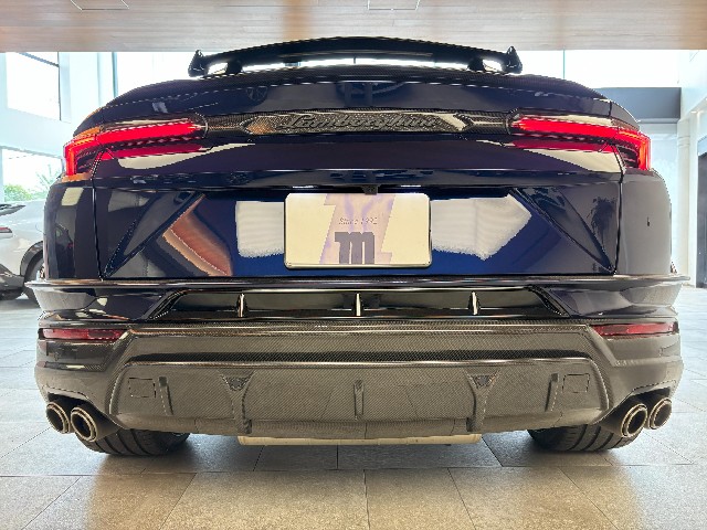 LAMBORGHINI URUS 2023 Image 23