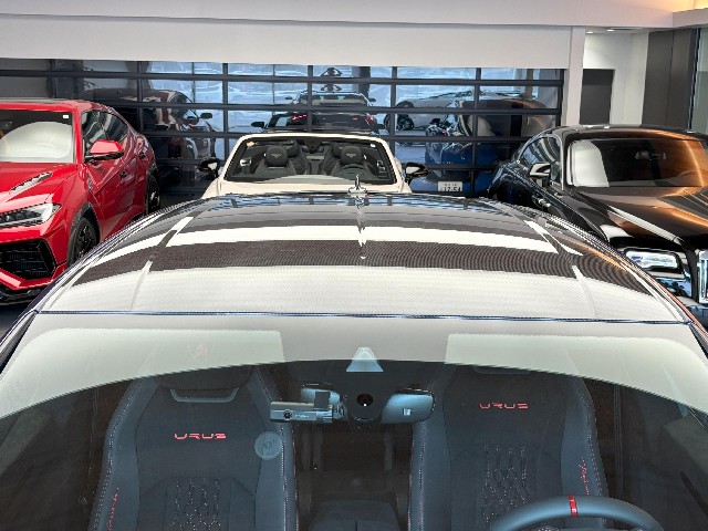 LAMBORGHINI URUS 2023 Image 25