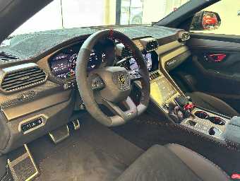 LAMBORGHINI URUS 2023 Image 21