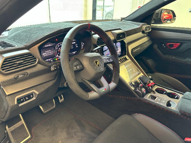 LAMBORGHINI URUS 2023 Image 27