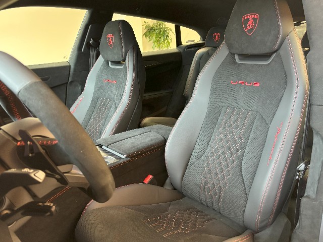 LAMBORGHINI URUS 2023 Image 29
