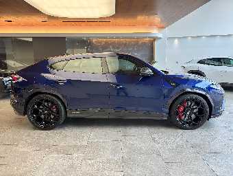 LAMBORGHINI URUS 2023 Image 4