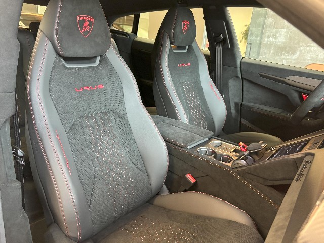 LAMBORGHINI URUS 2023 Image 38