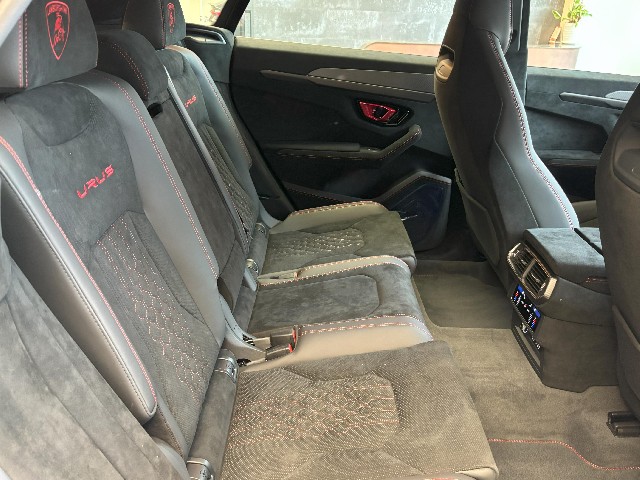 LAMBORGHINI URUS 2023 Image 40