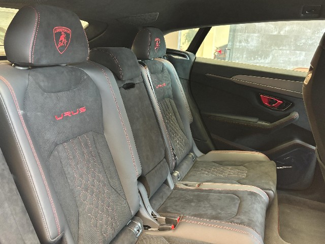 LAMBORGHINI URUS 2023 Image 41