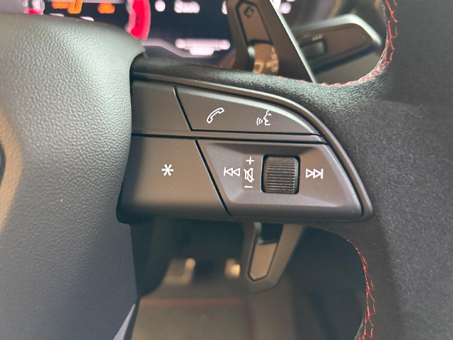 LAMBORGHINI URUS 2023 Image 45