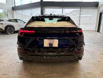 LAMBORGHINI URUS 2023 Image 6