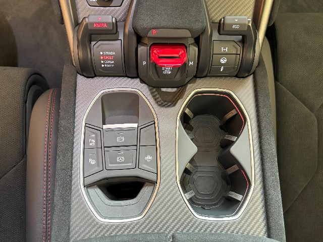 LAMBORGHINI URUS 2023 Image 53