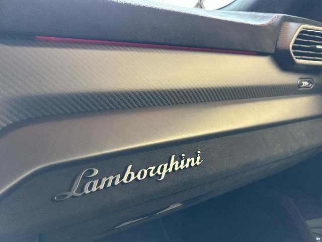 LAMBORGHINI URUS 2023 Image 54