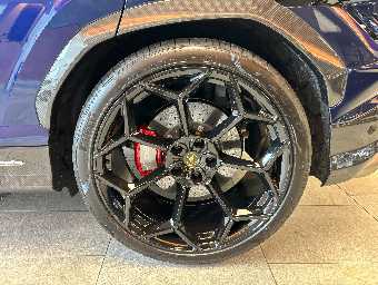 LAMBORGHINI URUS 2023 Image 10