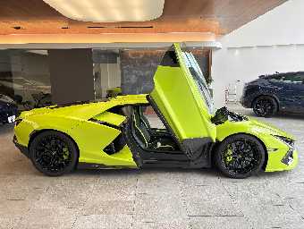 LAMBORGHINI REVUELTO 2024 Image 4