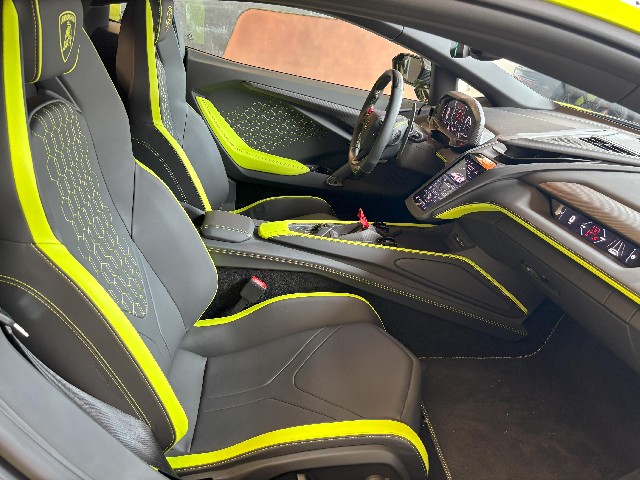 LAMBORGHINI REVUELTO 2024 Image 33