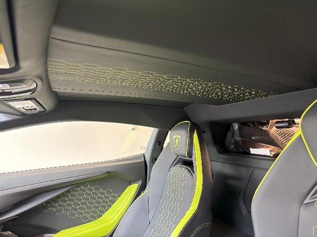 LAMBORGHINI REVUELTO 2024 Image 45