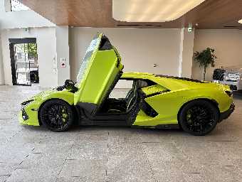 LAMBORGHINI REVUELTO 2024 Image 8