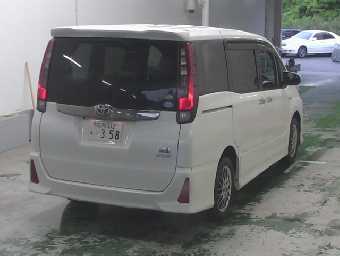 TOYOTA NOAH 2017 Image 2