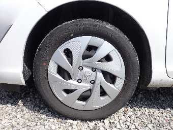 TOYOTA AQUA 2021 Image 10