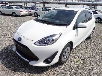 TOYOTA AQUA 2021 Image 2