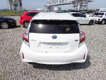 TOYOTA AQUA 2021 Image 4