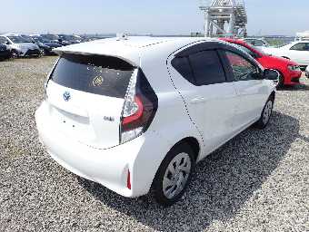 TOYOTA AQUA 2021 Image 5