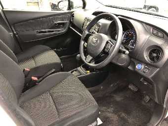 TOYOTA VITZ 2017 Image 5