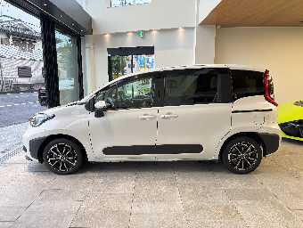 TOYOTA SIENTA 2023 Image 8