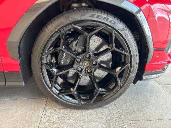 LAMBORGHINI URUS 2023 Image 12